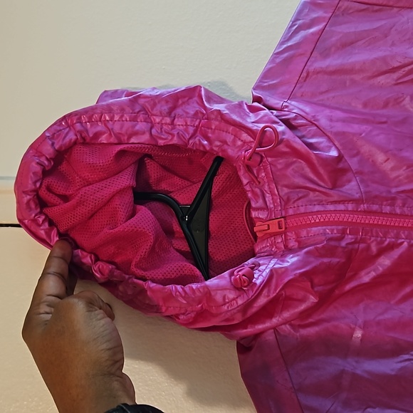 Little girls Hollister wind breaker - Picture 15 of 15